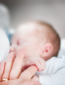 母乳喂养与奶嘴品牌选择，新手妈妈的实用指南