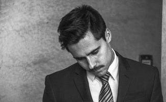男款春季薄款西服品牌全解析，时尚与品质的完美融合
