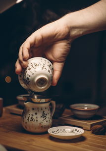 品牌茶叶公司的故事，从茶园到茶杯的旅程