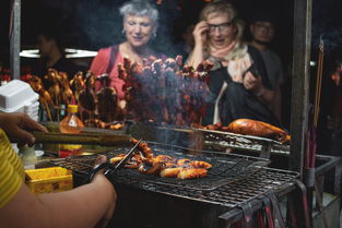 揭秘人气品牌小吃，那些让人回味无穷的街头美食传奇